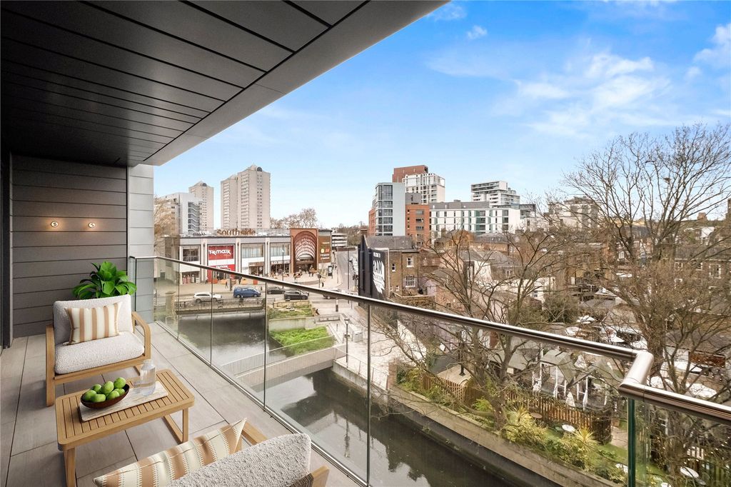 Property photo 2 of 19 Picture No. 26