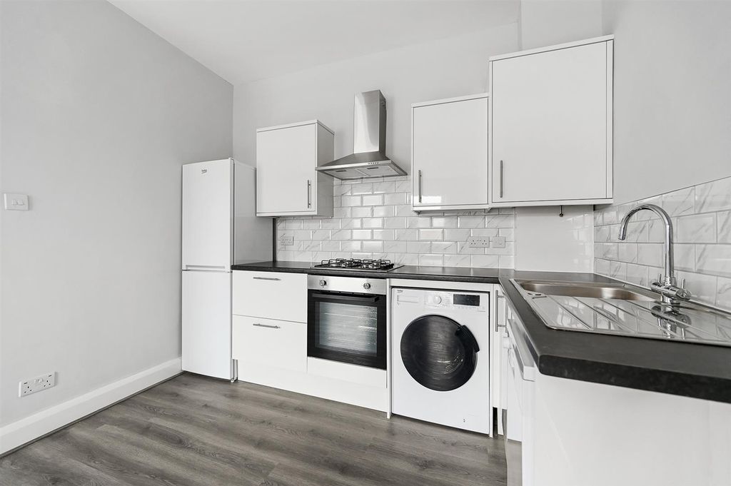 Property photo 3 of 9 Bccw - Tff, 438 Uxbridge Road - Kitchen A (4).Jpg