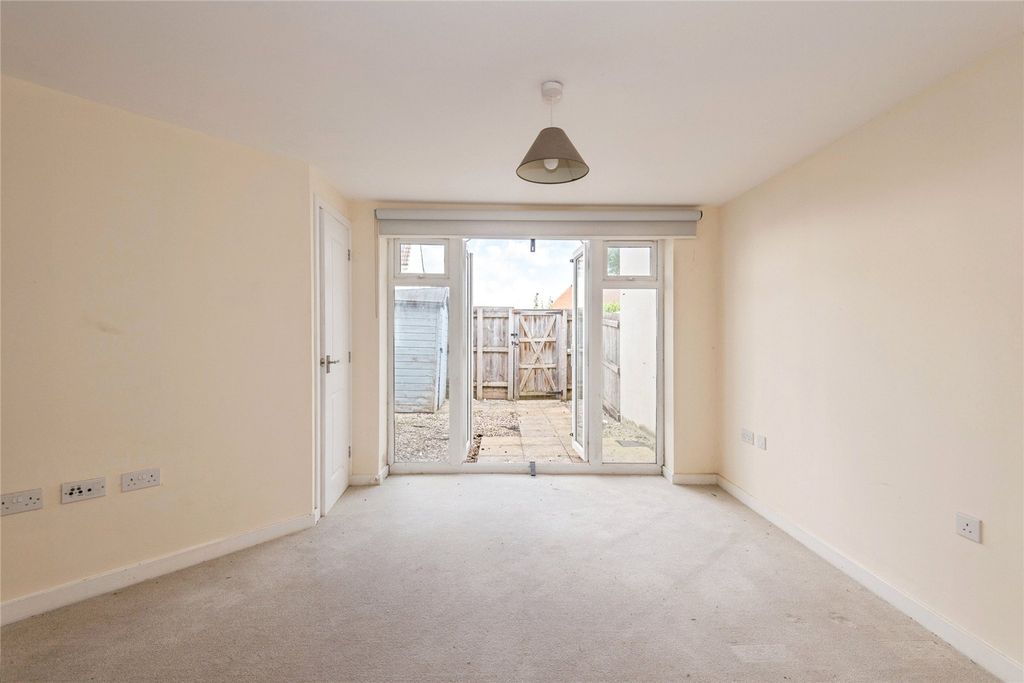 2 bed flat for saleCambridge Way, Cullompton, Devon EX15 photo 5