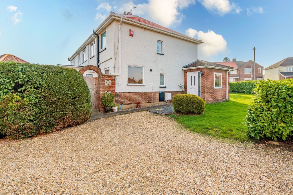 Property photo 1 of 27