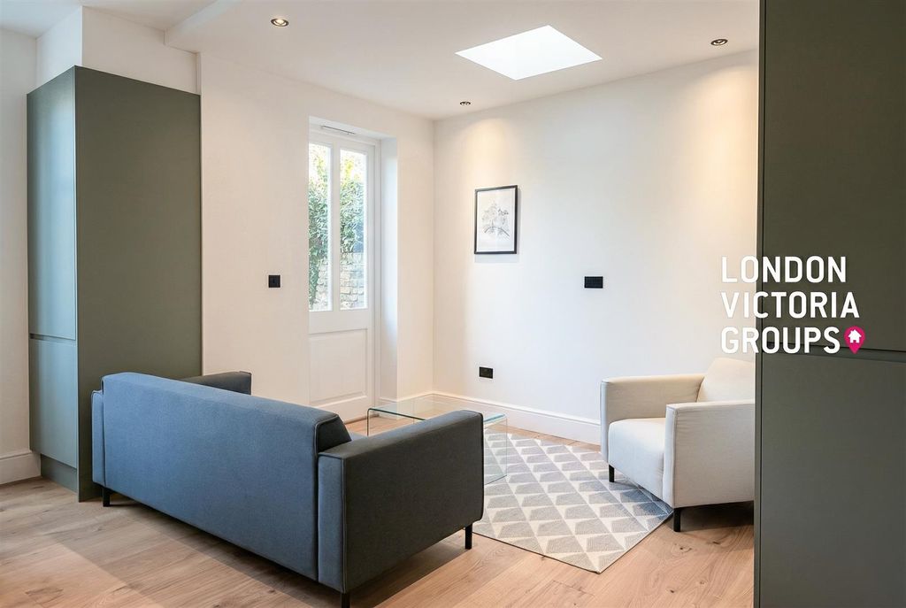 Property photo 3 of 5 1-7642.Jpg