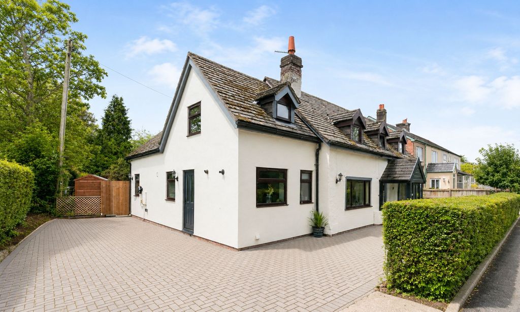 Property photo 2 of 31