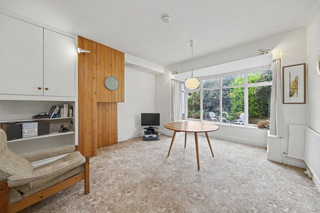 Property photo 3 of 37 Dining Room