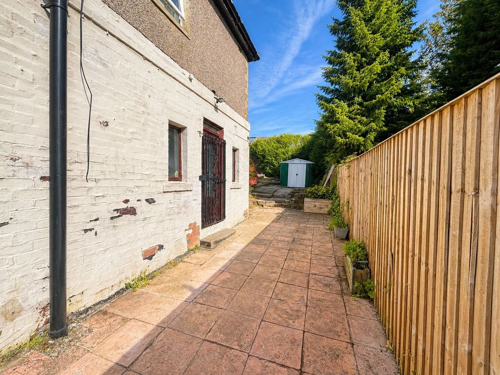 Property photo 2 of 11 Side Of Property