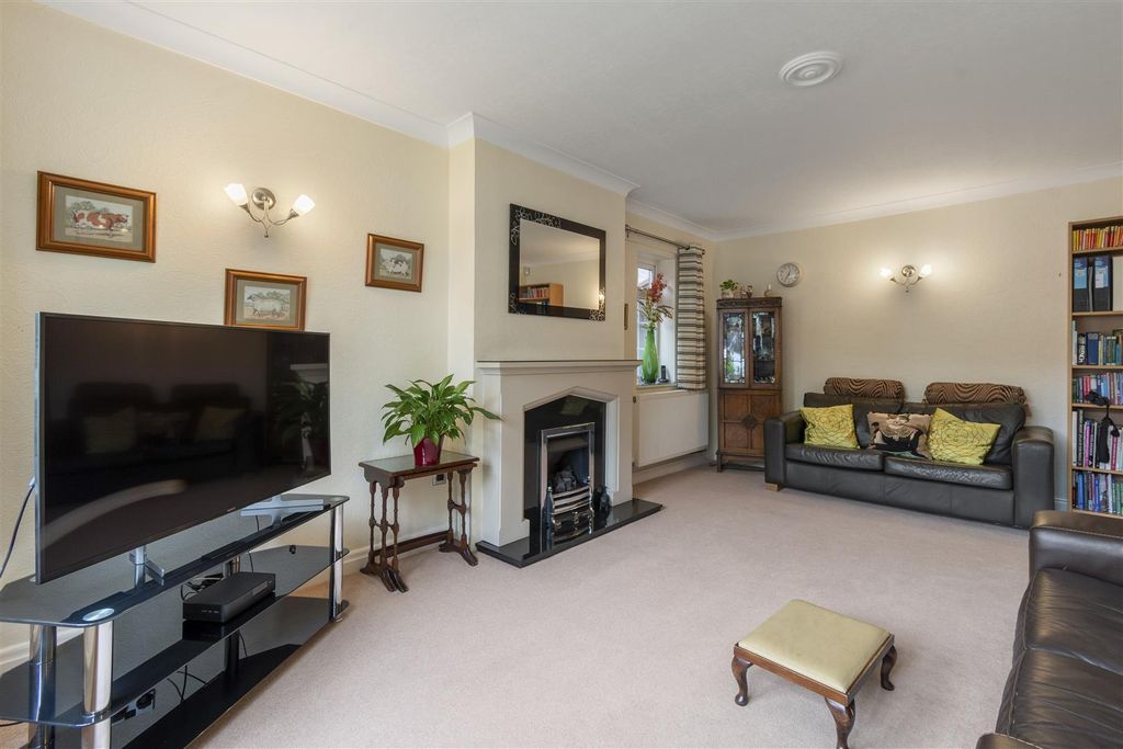 Property photo 2 of 25 Wil_9780-Hdr.Jpg