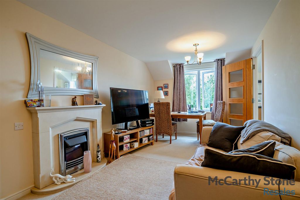 Property photo 3 of 16 Living Room