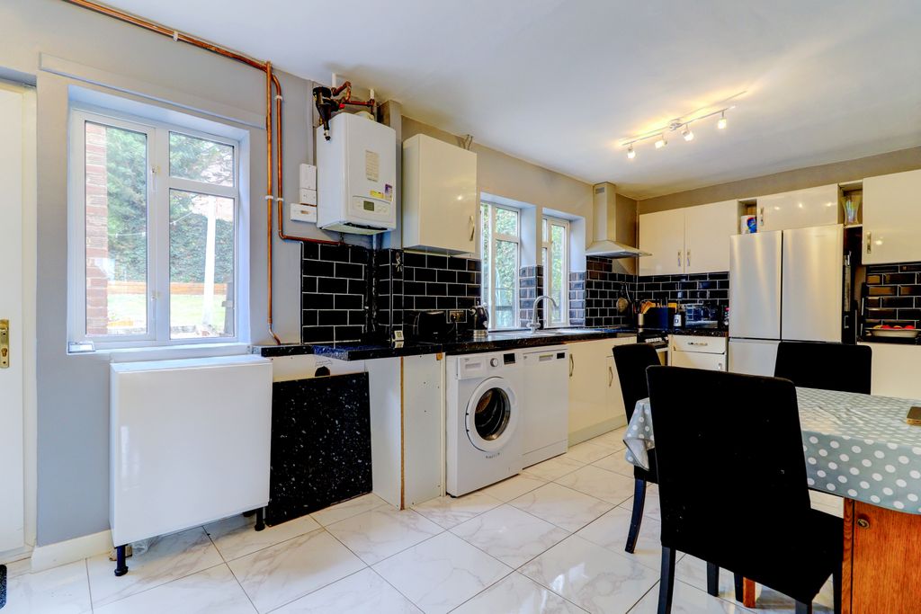 Property photo 3 of 14 Picture No. 05