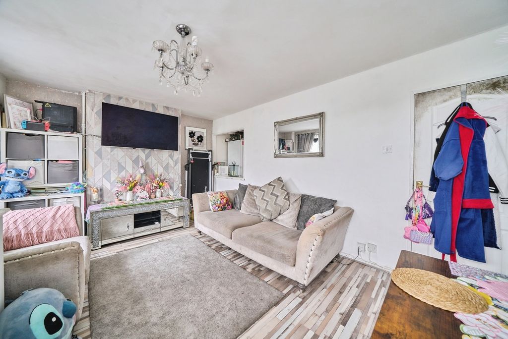 Property photo 3 of 16 Pbox-Img.Jpg