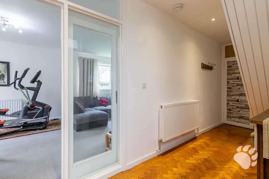 Property photo 3 of 34 Entrance Hall
