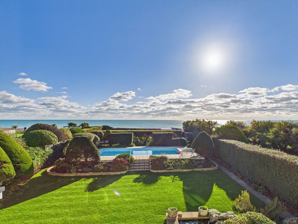 Property photo 2 of 26