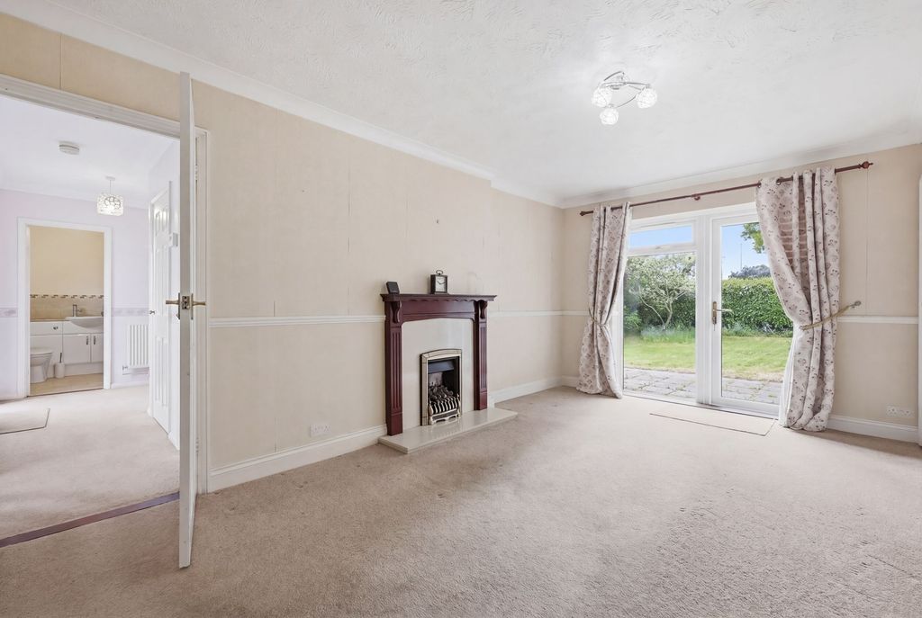 Property photo 2 of 21