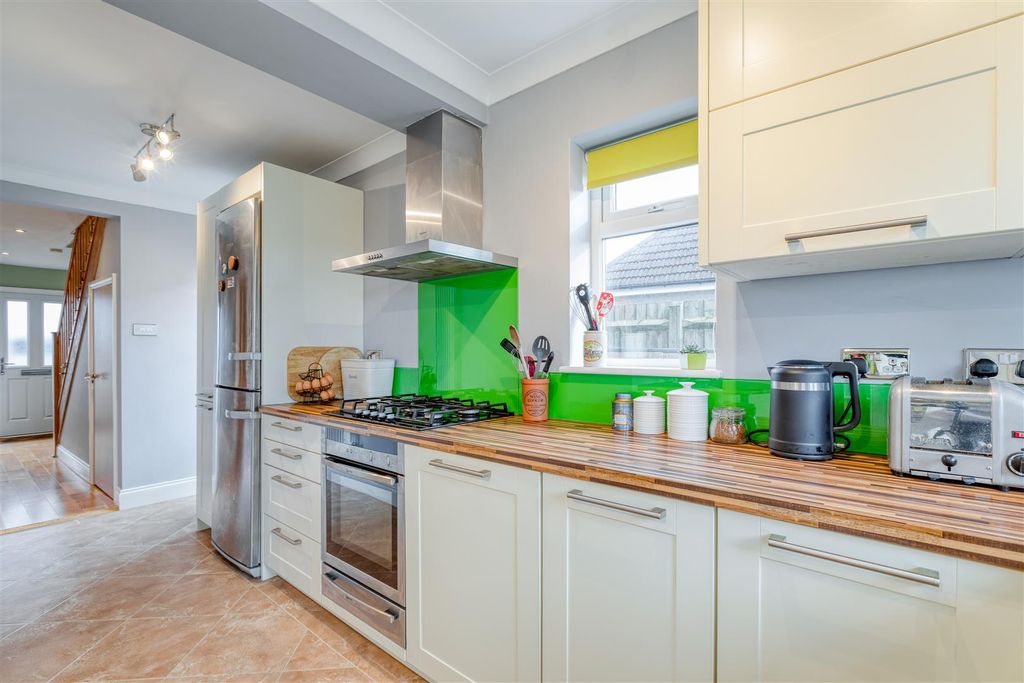 Property photo 3 of 15