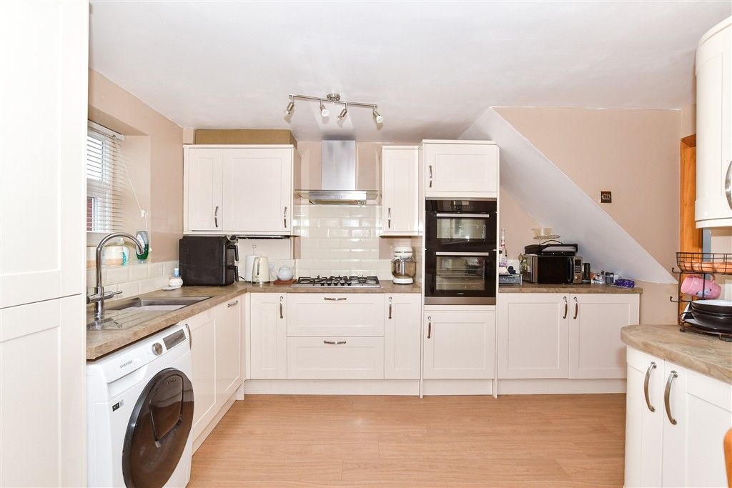 Property photo 3 of 8 Kitchen/Diner