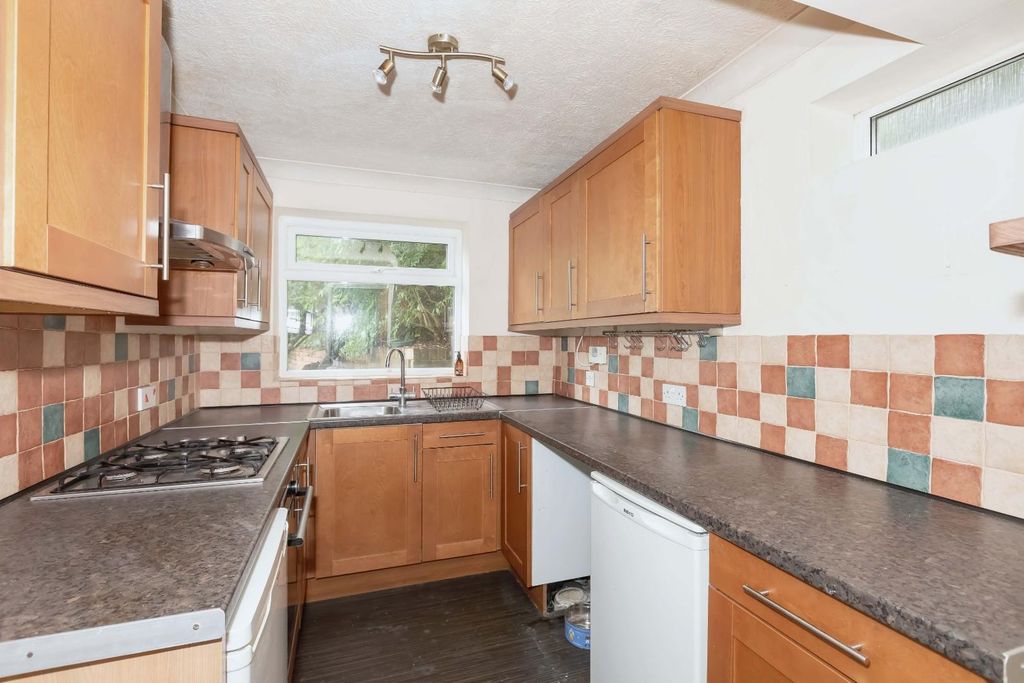 Property photo 3 of 23 Coombe Rd_8.Jpg