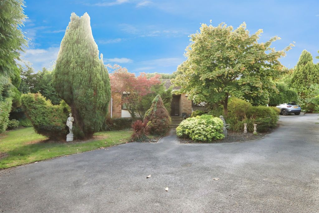 Property photo 1 of 30