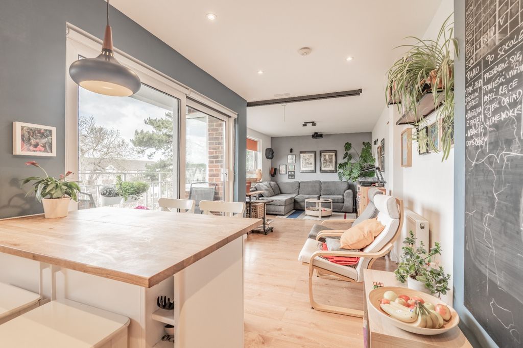 Property photo 3 of 18 5007504