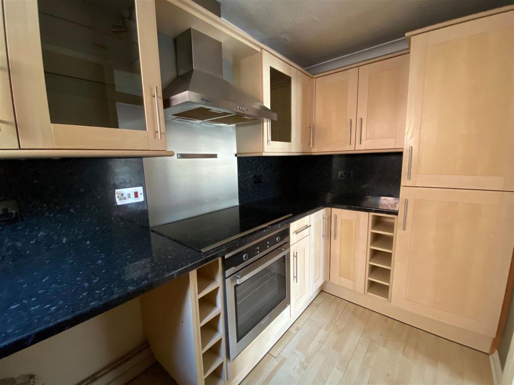 Property photo 2 of 6 Kitchen.Jpg