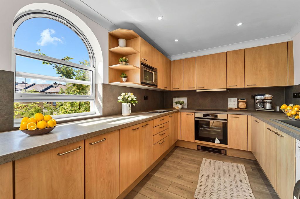 Property photo 3 of 20