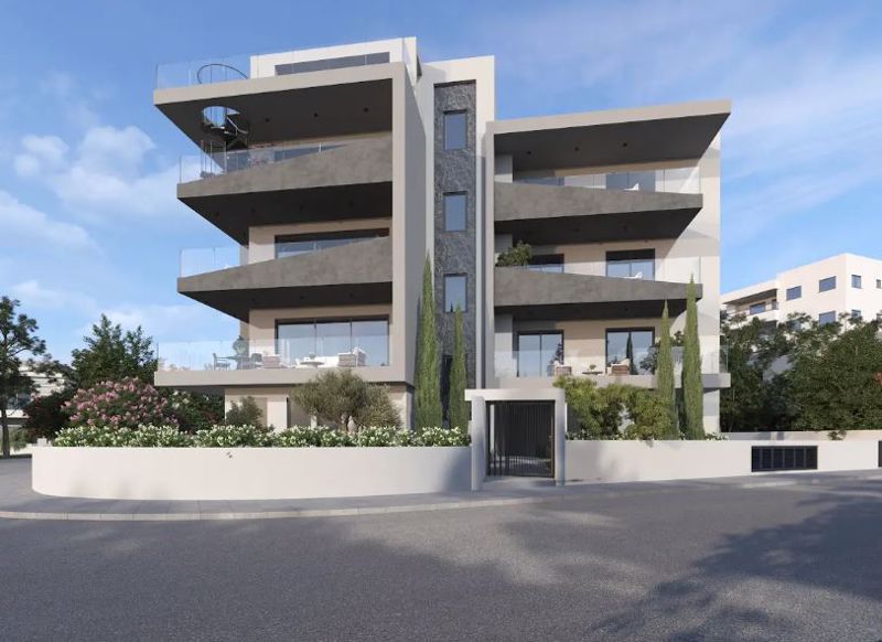 Property photo 1 of 8 Apartment Building