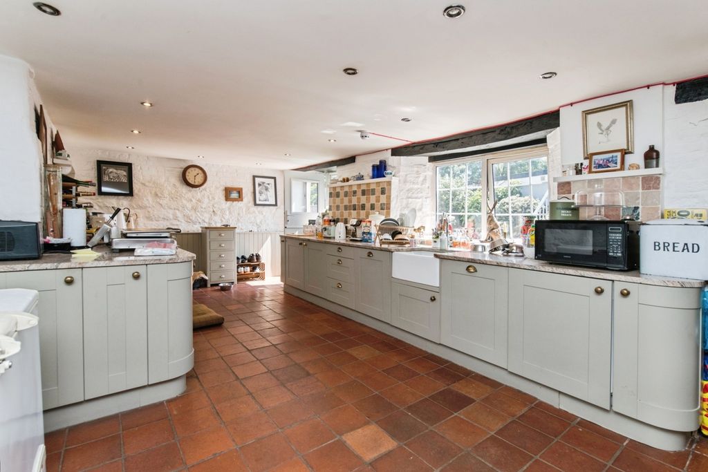 Property photo 2 of 20 Pbox-Img.Jpg