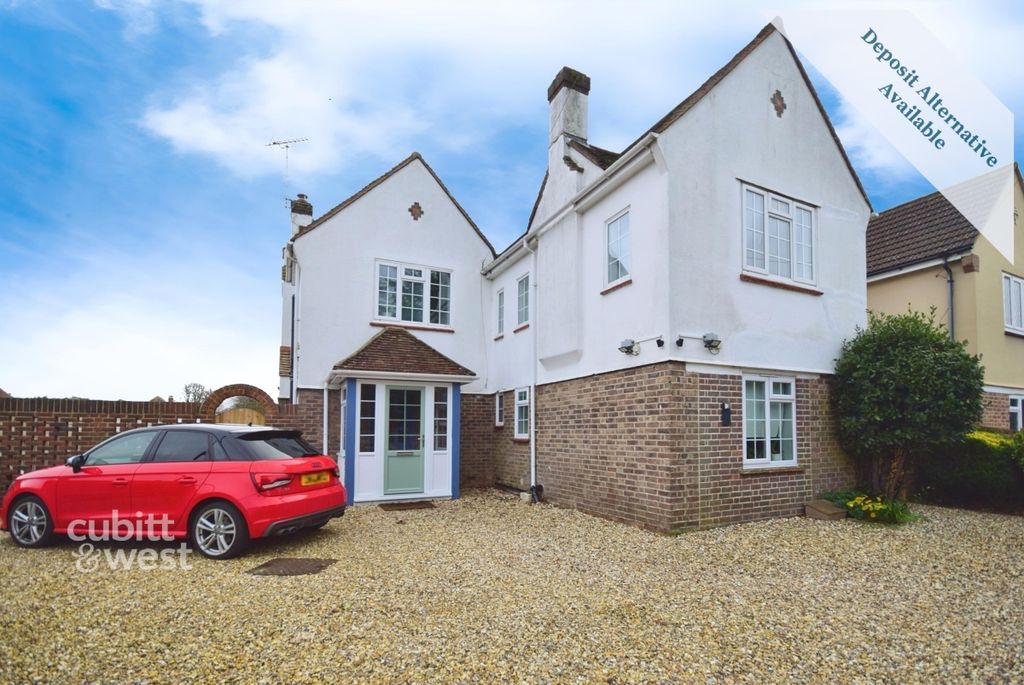 Property photo 2 of 19 1 Parklands Avenu...