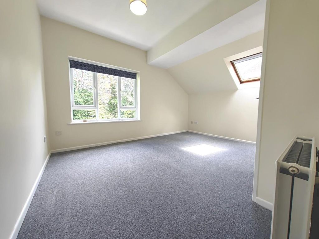 Property photo 2 of 6 1000005258.Jpg