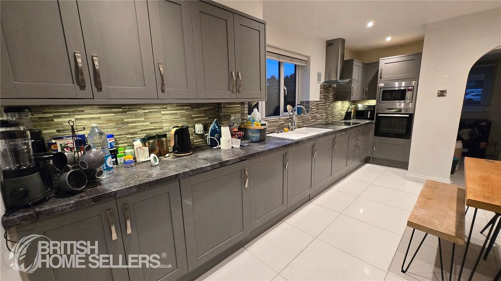 Property photo 2 of 17 2