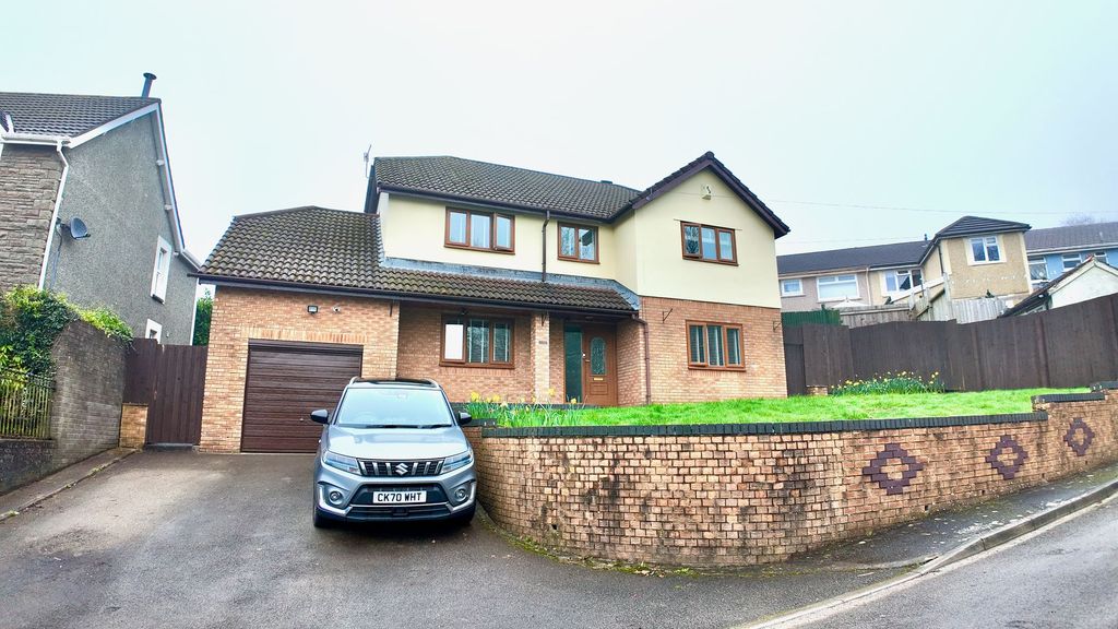 Property photo 1 of 41