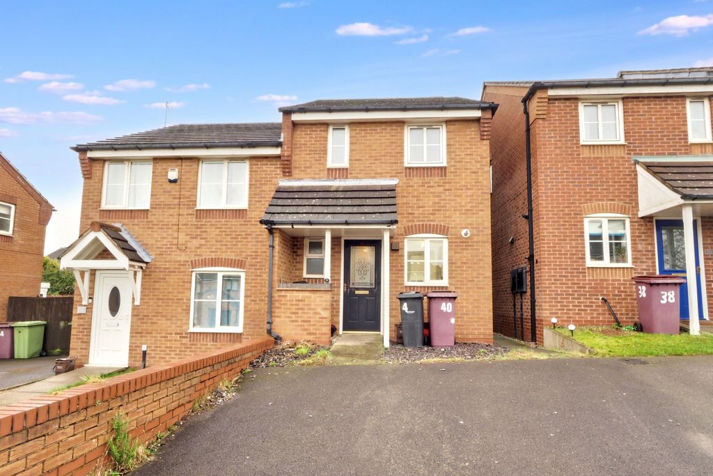 Property photo 1 of 7 40 Bracken Road, Shirebrook, Mansfield, Derbyshire, Ng20 8Fb