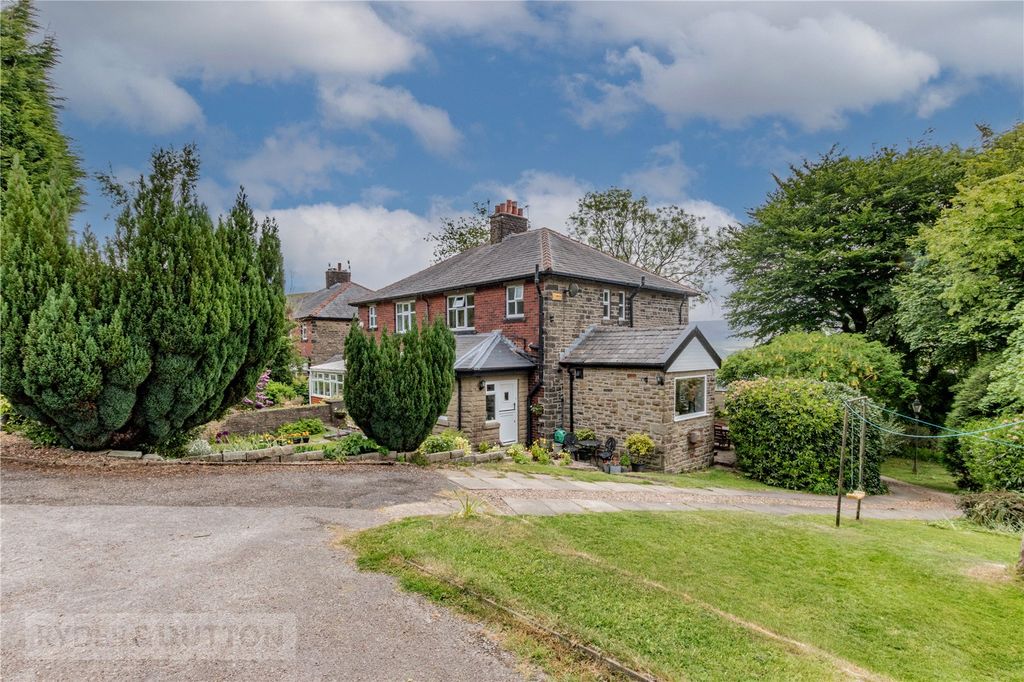 Property photo 2 of 30 Rear Garden