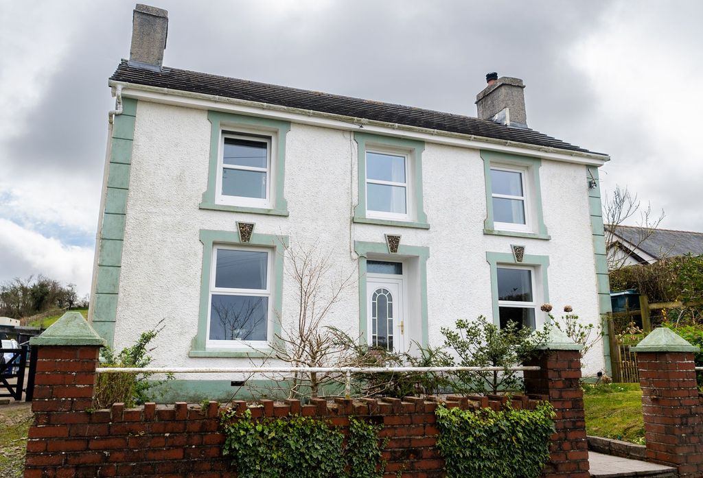 Property photo 1 of 54