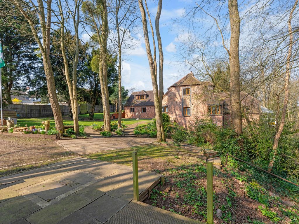 Property photo 1 of 32