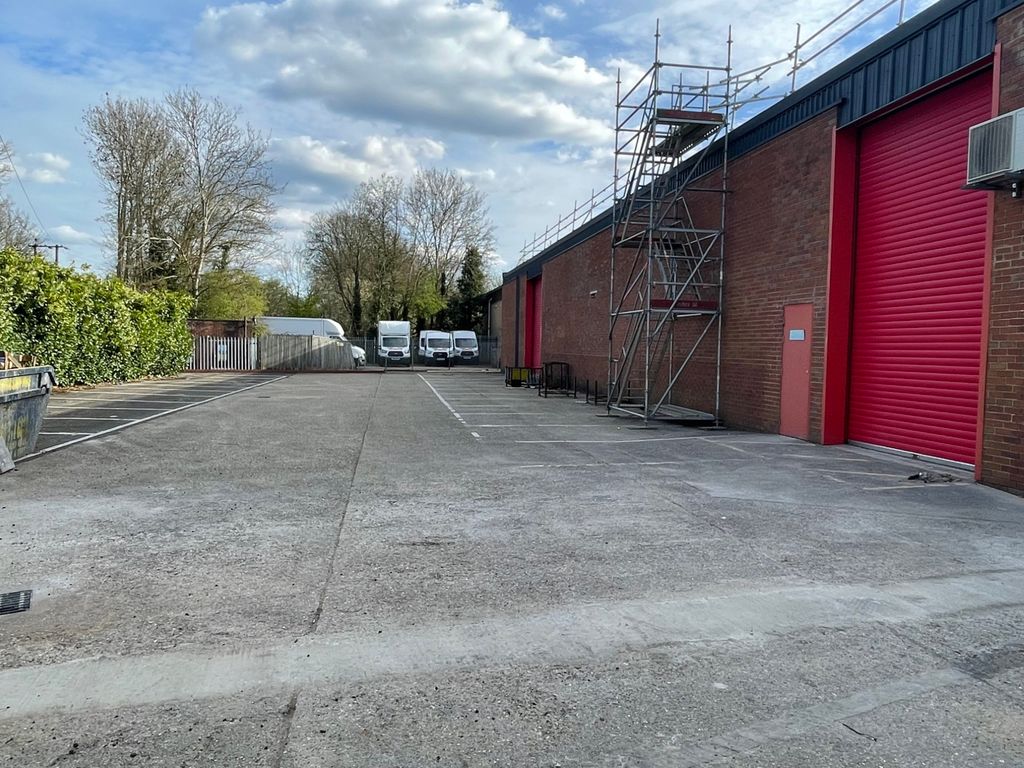 Property photo 2 of 3