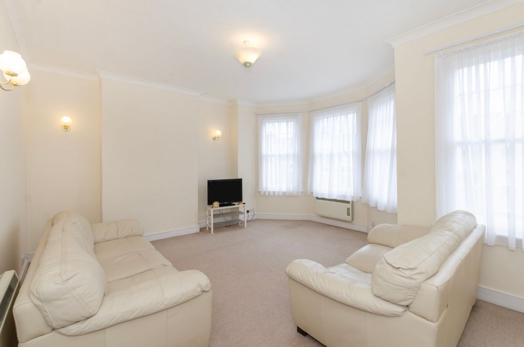 Property photo 3 of 10 Image 2