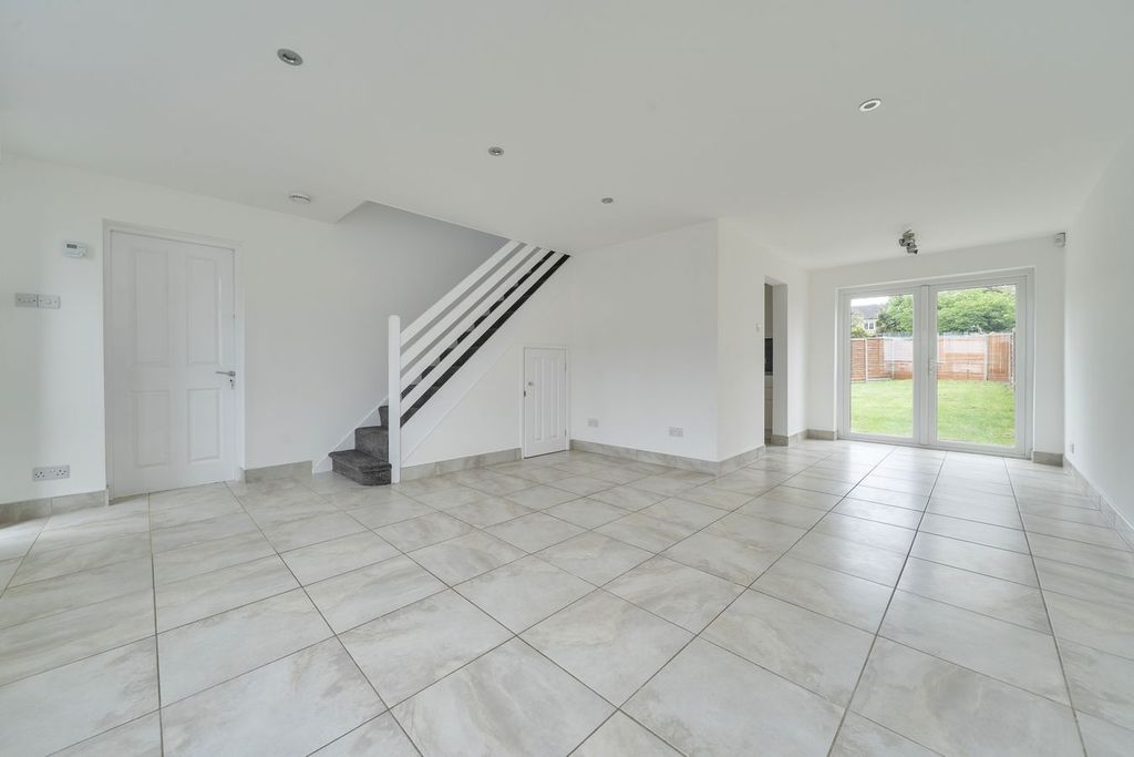 Property photo 3 of 22