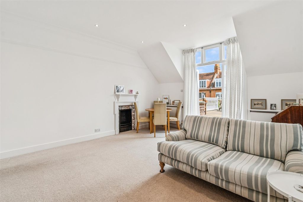 Property photo 3 of 15 For Sale - Woodstock Road, W4