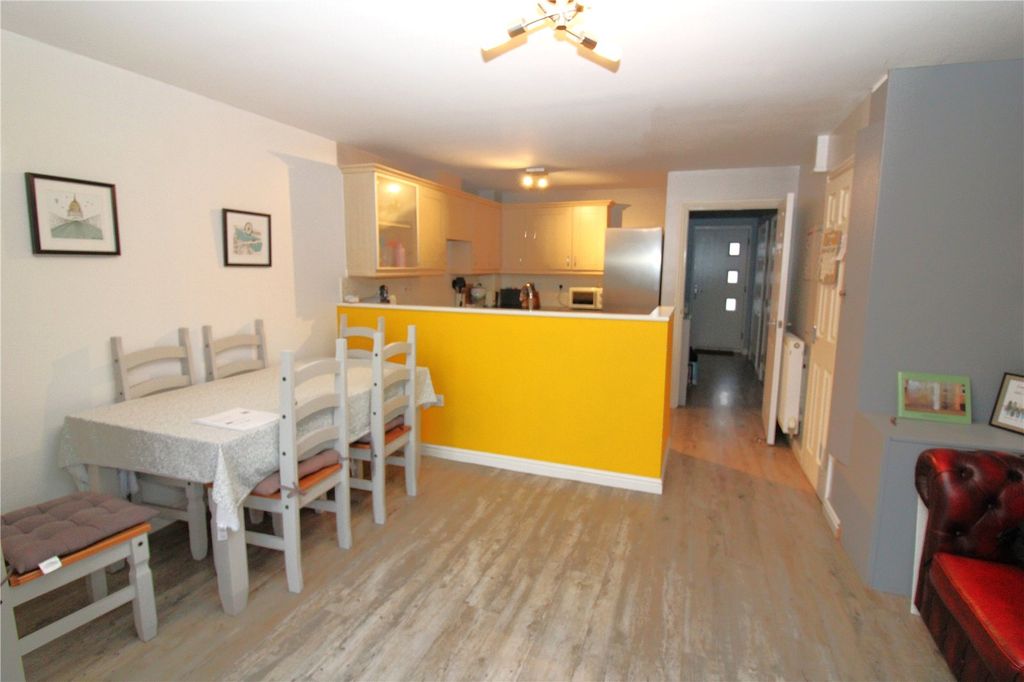 Property photo 2 of 17 Picture No. 08