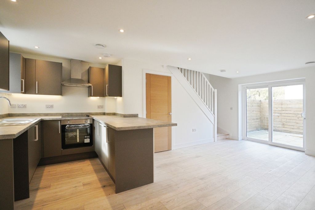 Property photo 2 of 11 Photo