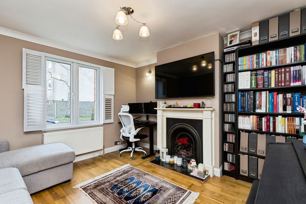 Property photo 3 of 17 Photo