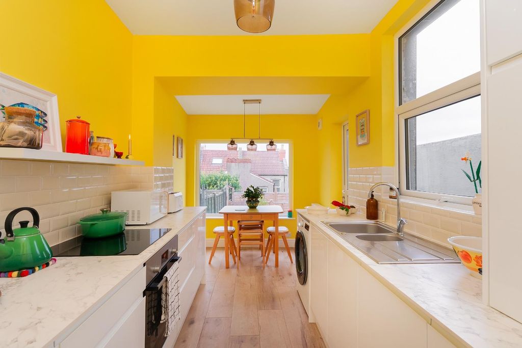 Property photo 1 of 44 2Q2Rbr - Kitchen Diner F.Jpg