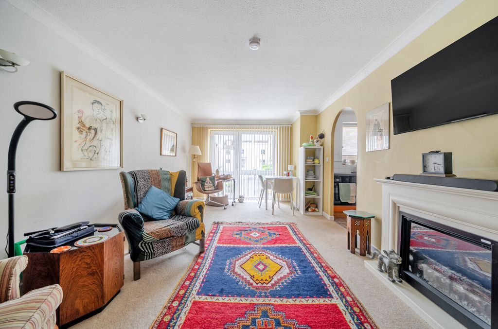 Property photo 3 of 10 1459960-12-6A048F...