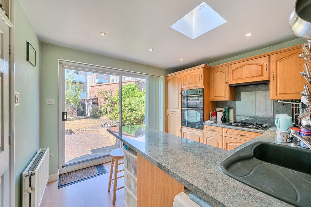 Property photo 2 of 20 1494774-13-6A57Ac...
