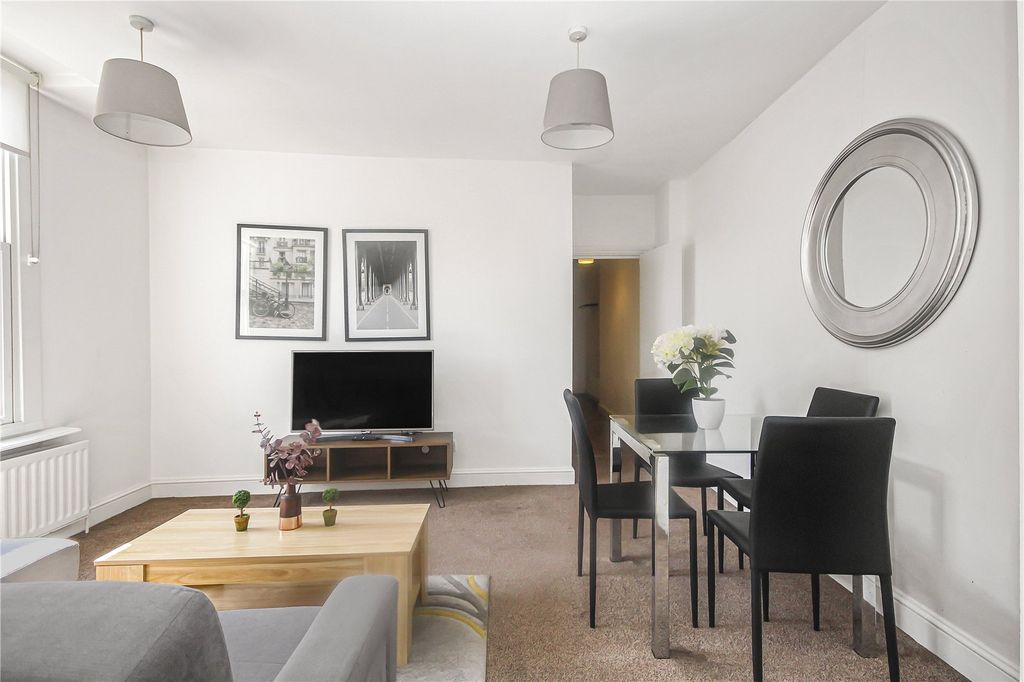 Property photo 2 of 17 Reception