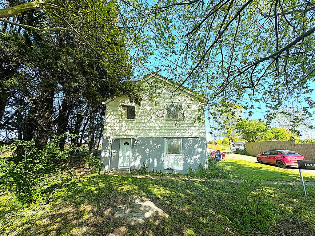 Property photo 3 of 17 Exterior