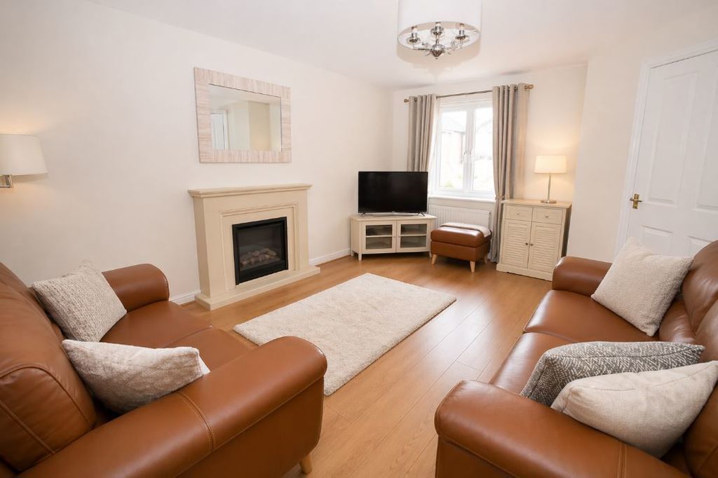 Property photo 3 of 8 Photo 3