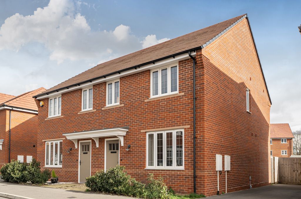 Property photo 1 of 14 1424564-19-69B05F...