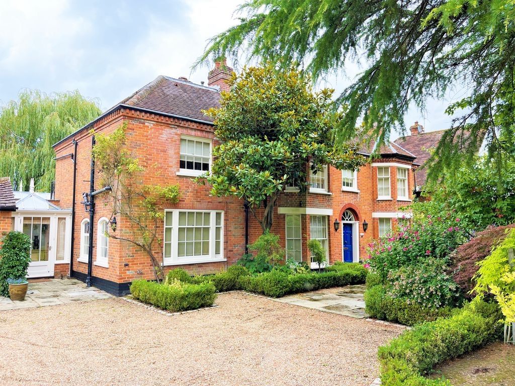 Property photo 2 of 15