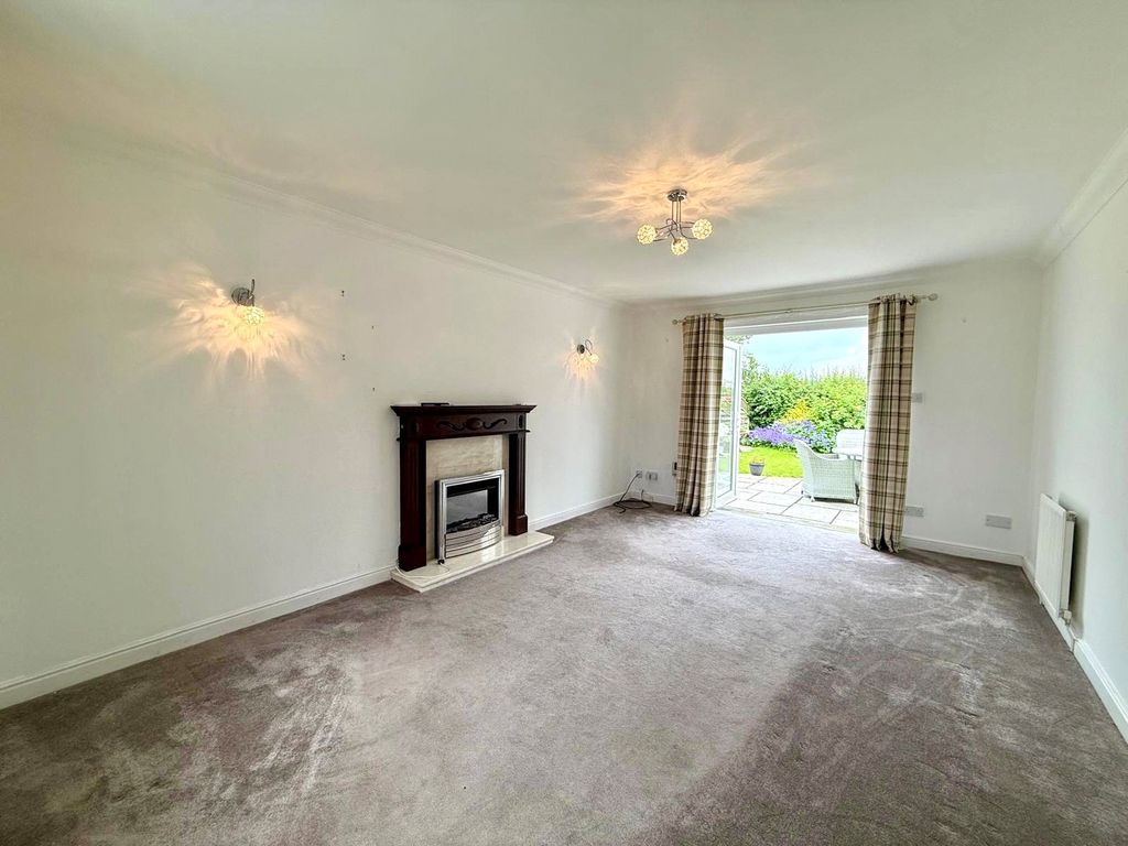 Property photo 3 of 15 Lounge To Garden