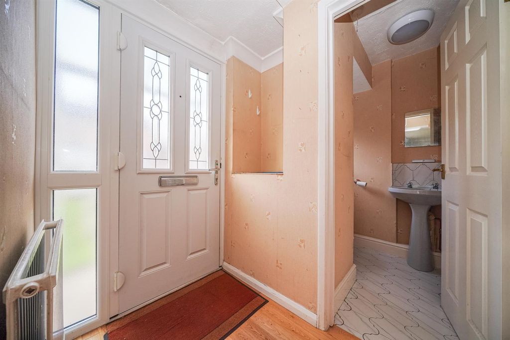 Property photo 2 of 17 128-Fennycroft-Road-1012.Jpg