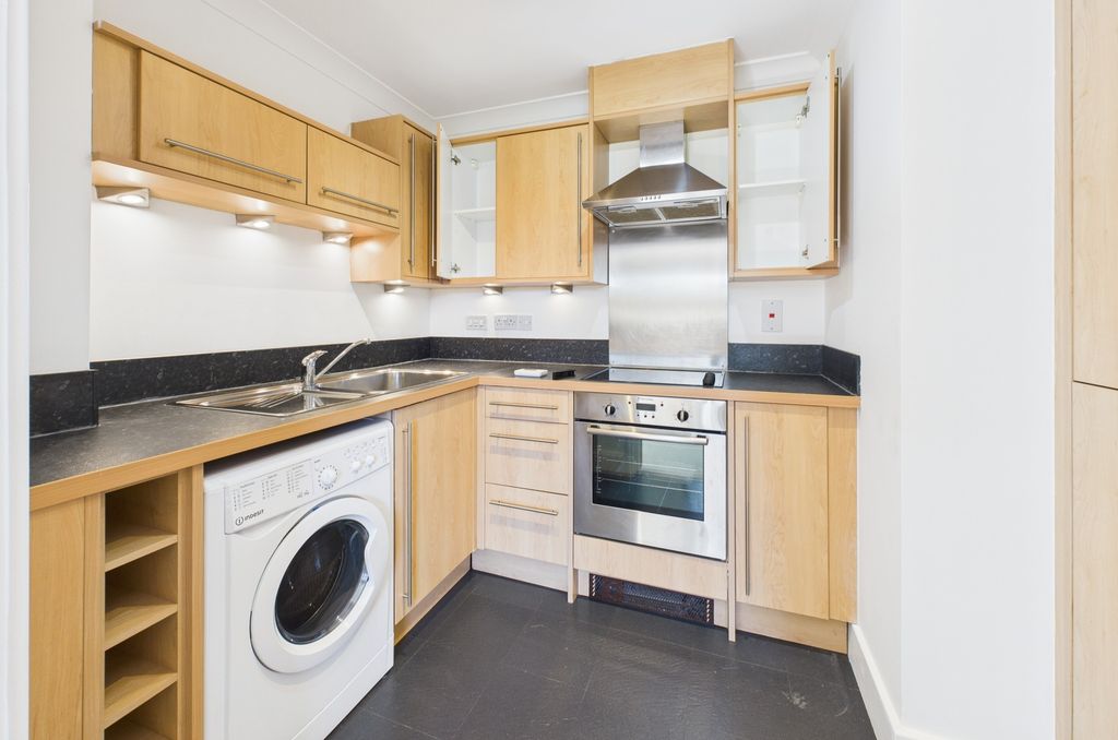 Property photo 2 of 14 Cam02545G0-Pr0502-Still001